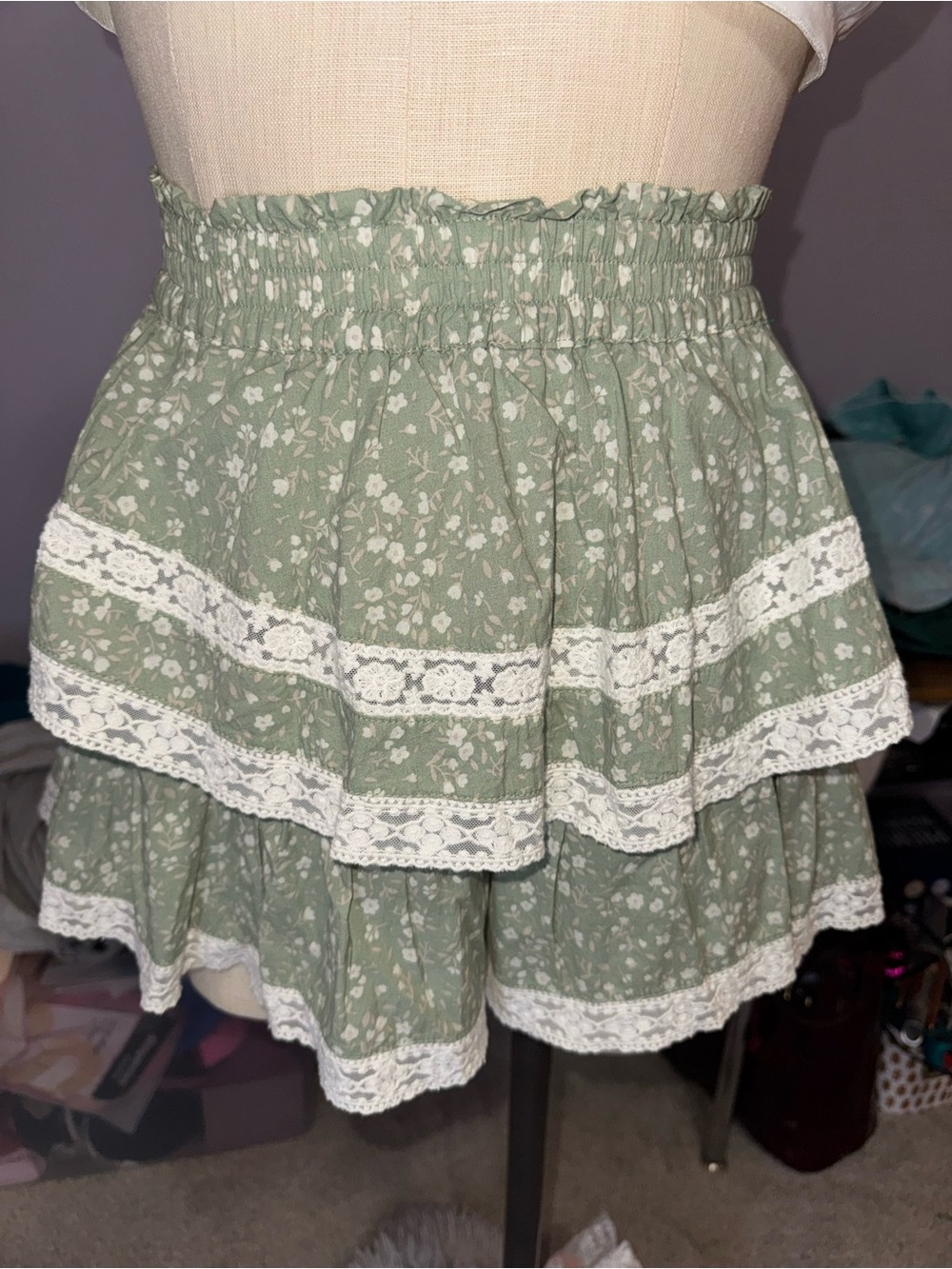 Altar’d State Reign Sage Floral Tiered Lace Shorts Cottagecore XS